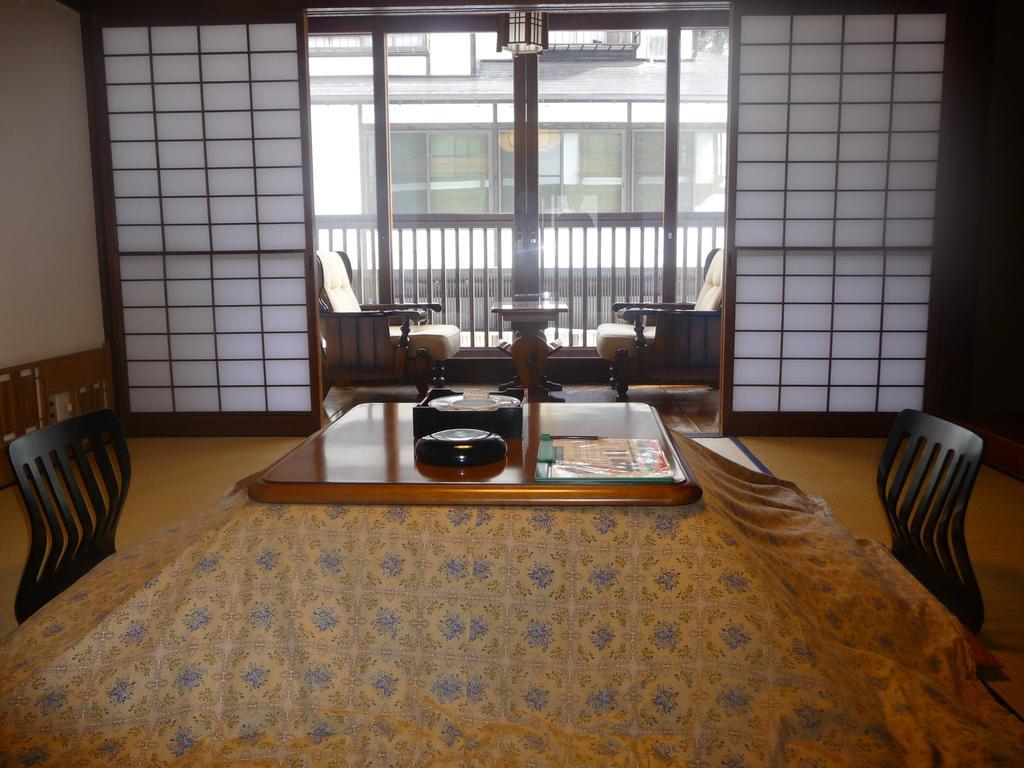 Houshi Onsen Chojukan Minakami Phòng bức ảnh